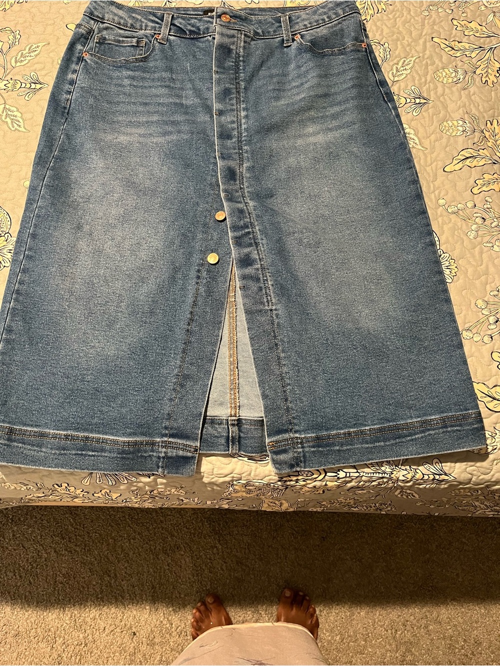 Express Women’s Blue Denim Button-Front Straight Skirt